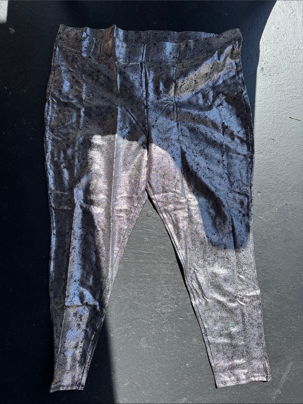 Torrid Silver Size 3 27 inch inseam Metallic Silver Black Leggings
